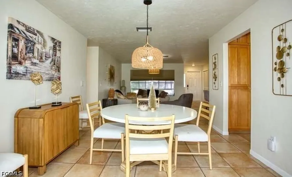 3413 SE 18th Avenue Cape Coral FL 33904