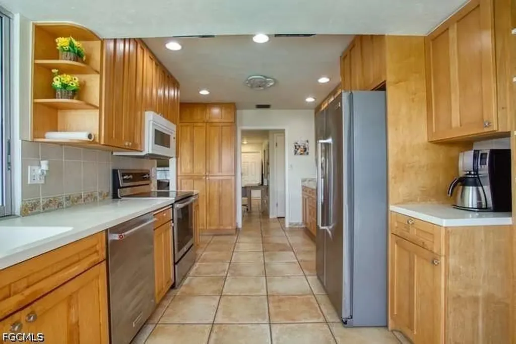 3413 SE 18th Avenue Cape Coral FL 33904