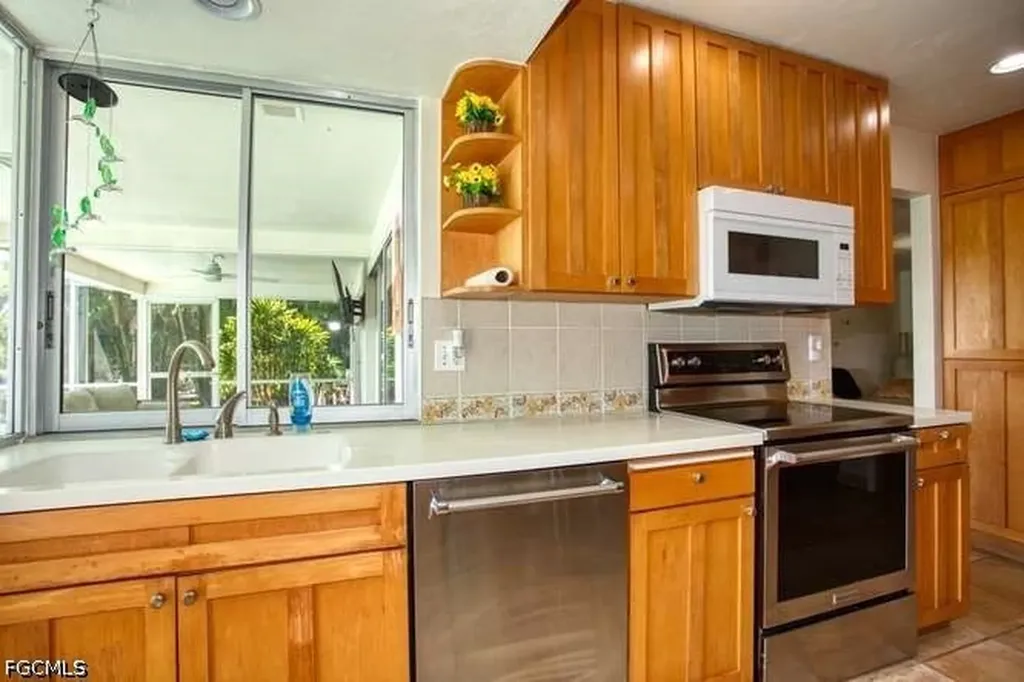 3413 SE 18th Avenue Cape Coral FL 33904