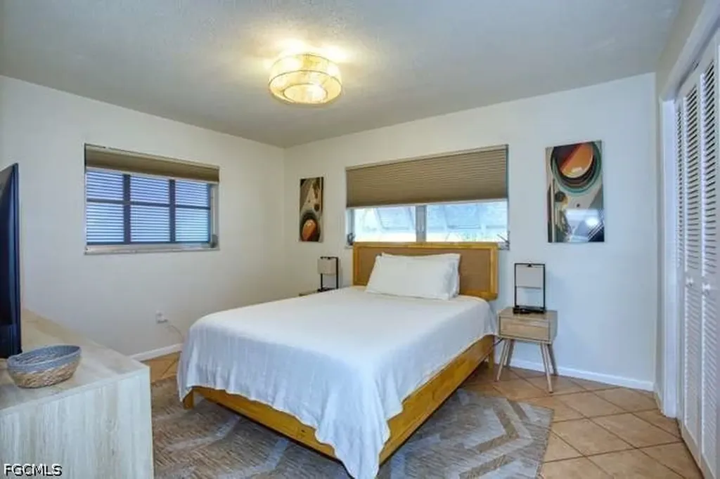 3413 SE 18th Avenue Cape Coral FL 33904