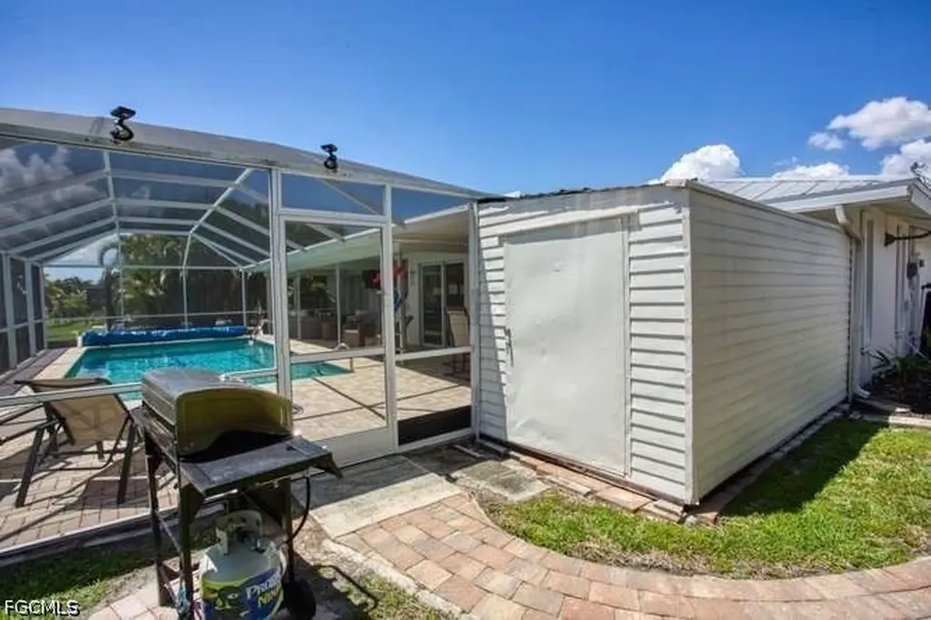 3413 SE 18th Avenue Cape Coral FL 33904