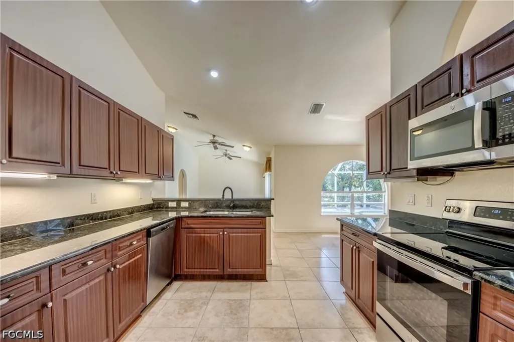 4341 SW 25th Court Cape Coral FL 33914