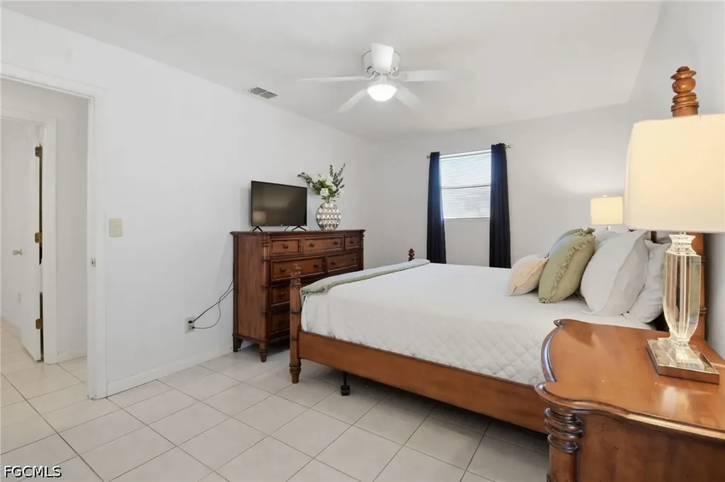 2111 NE 25th Street Cape Coral FL 33909
