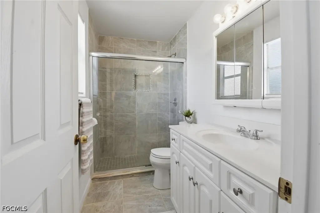 2111 NE 25th Street Cape Coral FL 33909