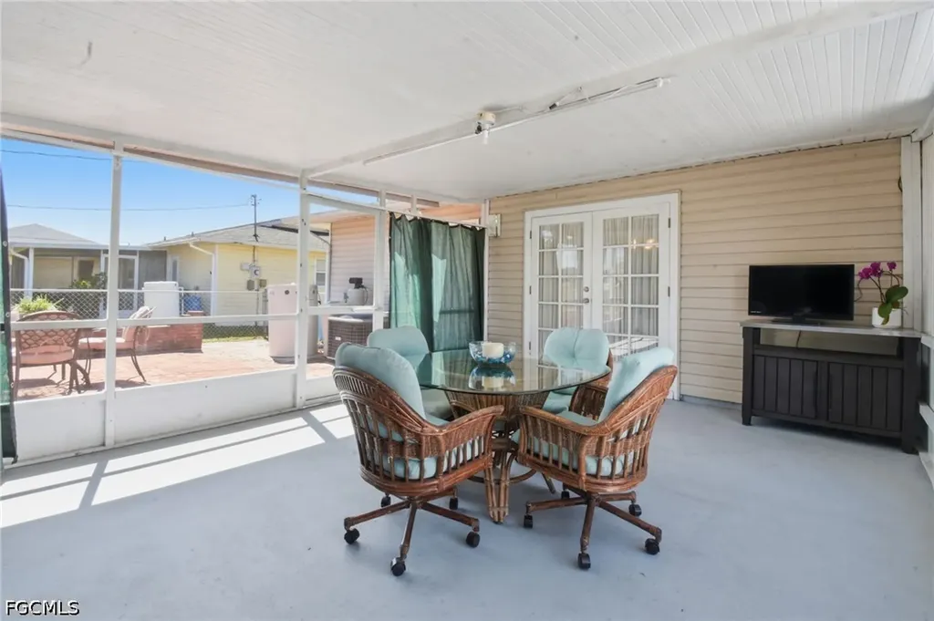 2111 NE 25th Street Cape Coral FL 33909