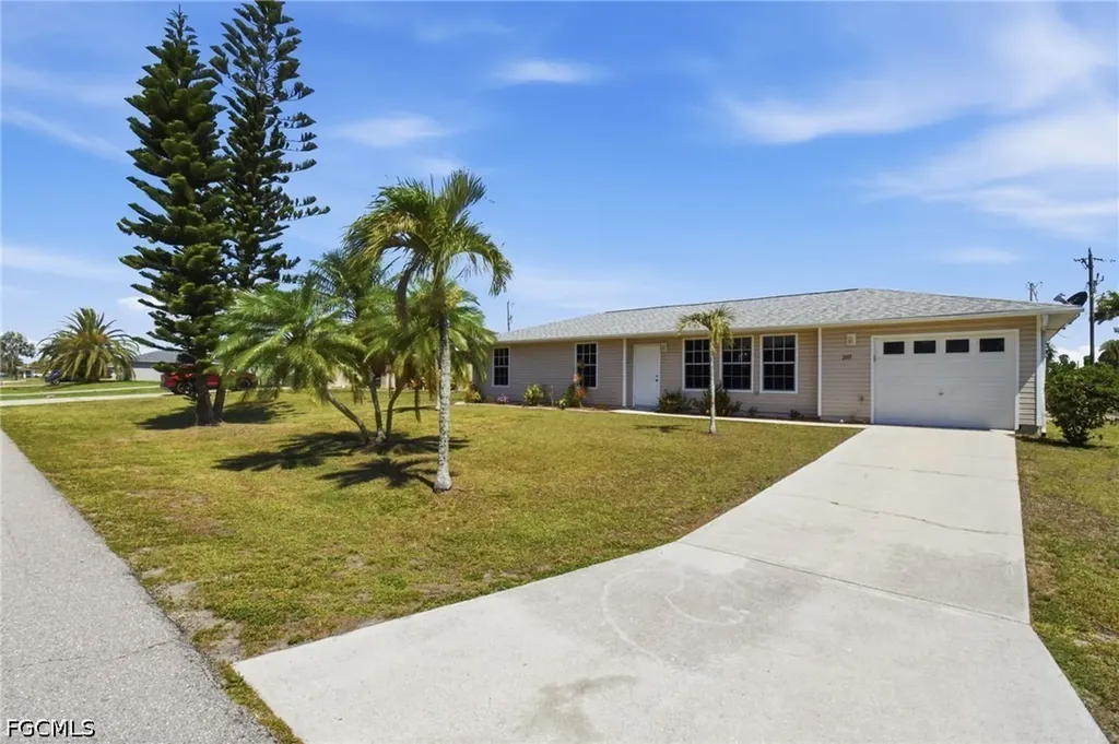 2111 NE 25th Street Cape Coral FL 33909