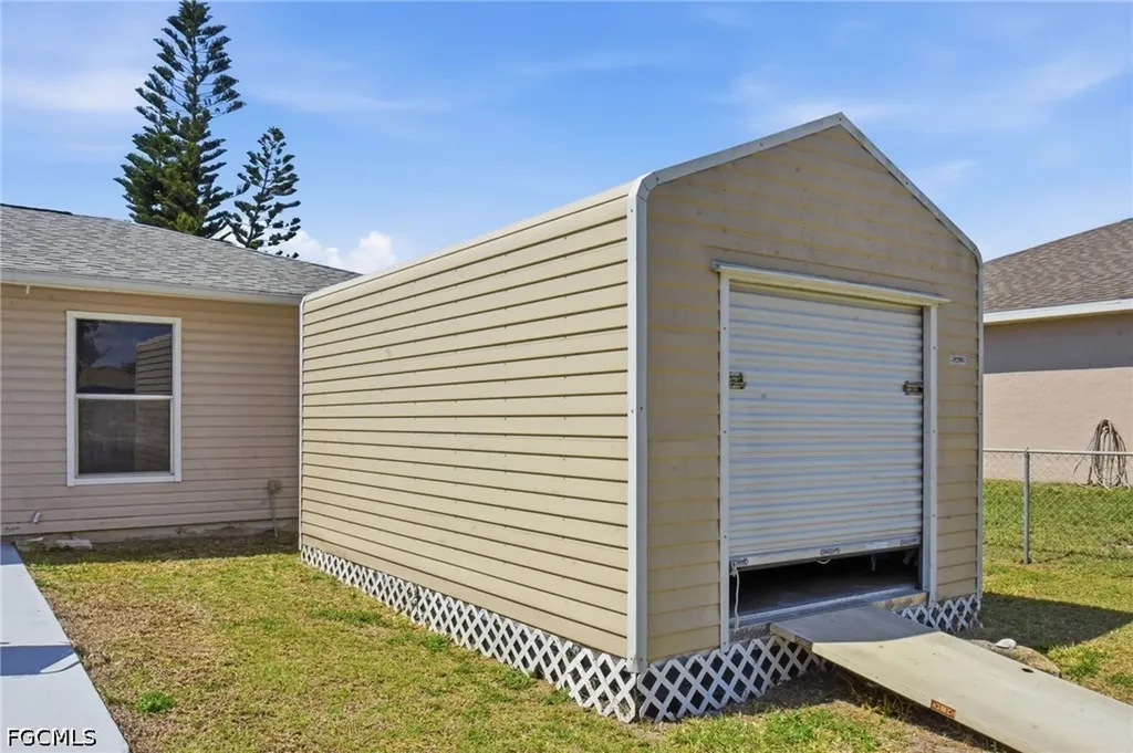 2111 NE 25th Street Cape Coral FL 33909