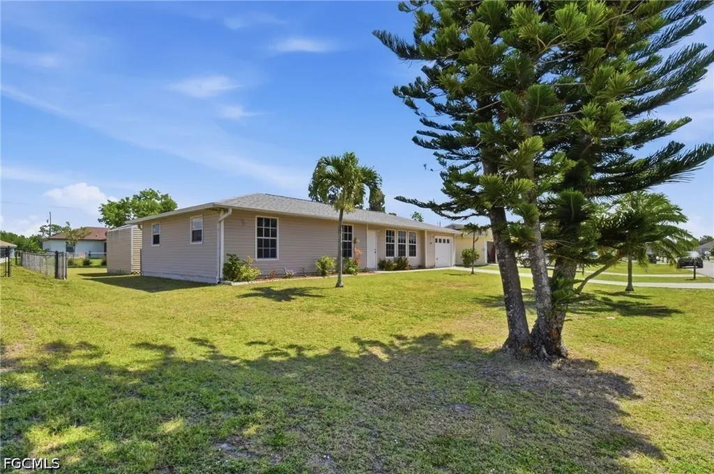 2111 NE 25th Street Cape Coral FL 33909
