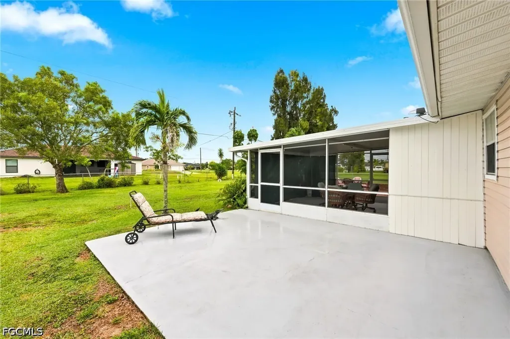 2111 NE 25th Street Cape Coral FL 33909