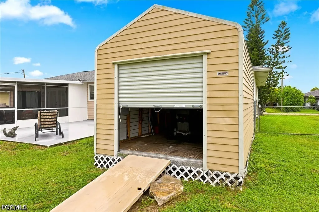 2111 NE 25th Street Cape Coral FL 33909