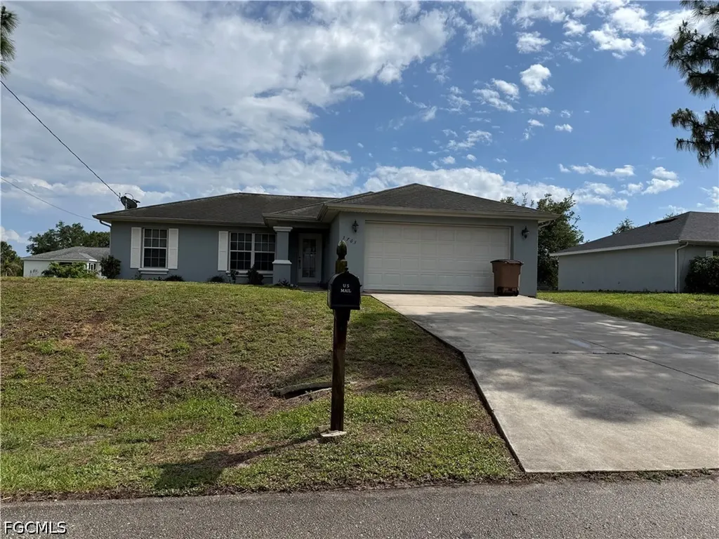 3705 9th Street SW Lehigh Acres FL 33976