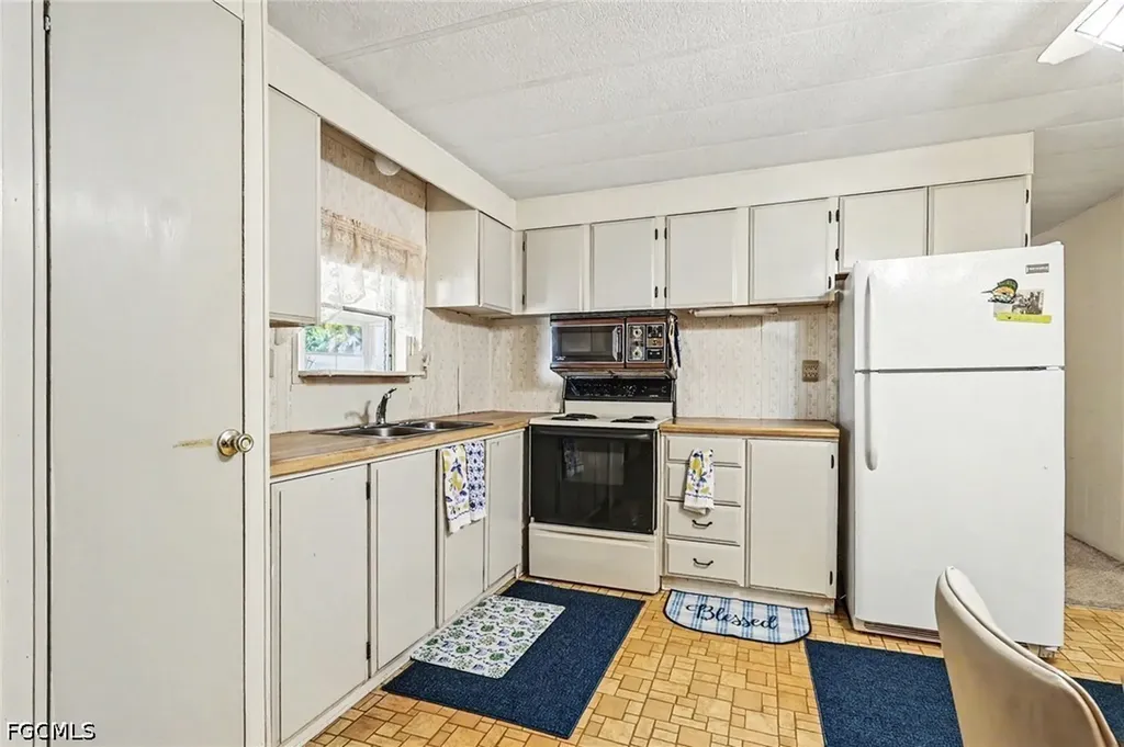 4811 Flamingo Drive St. James City FL 33956