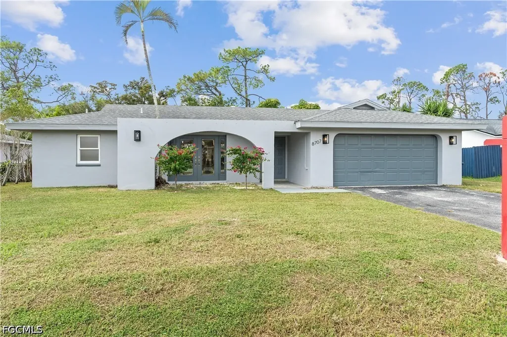 8707 Chatham Street Fort Myers FL 33907