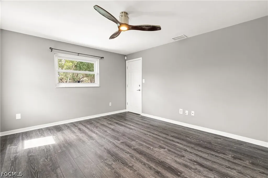 8707 Chatham Street Fort Myers FL 33907