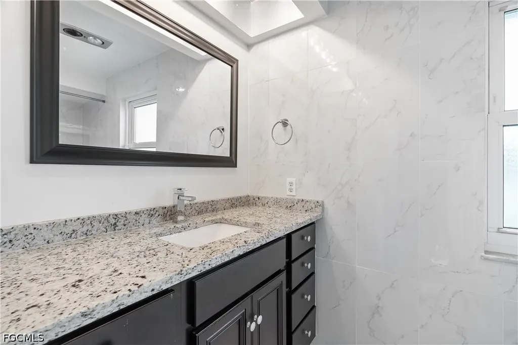 8707 Chatham Street Fort Myers FL 33907