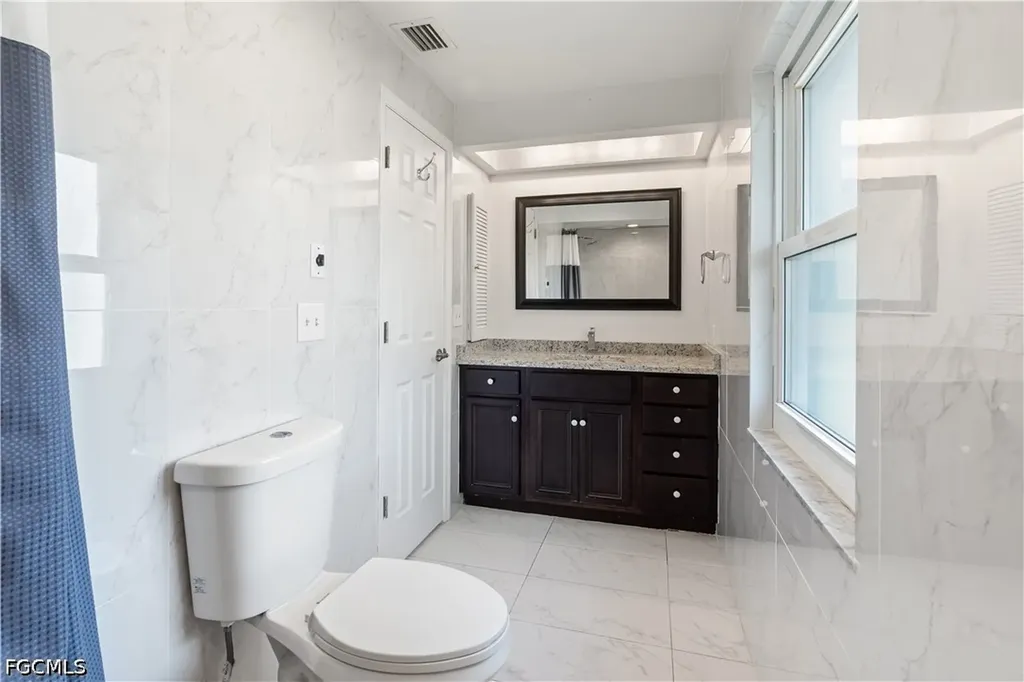 8707 Chatham Street Fort Myers FL 33907