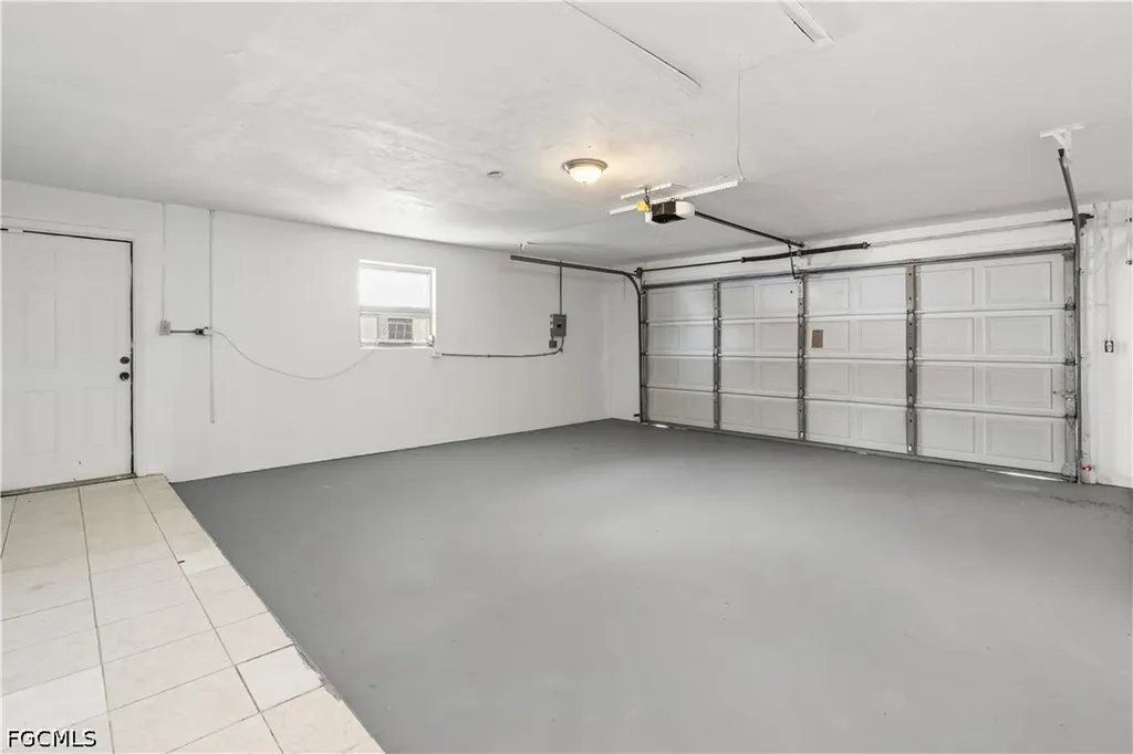 8707 Chatham Street Fort Myers FL 33907