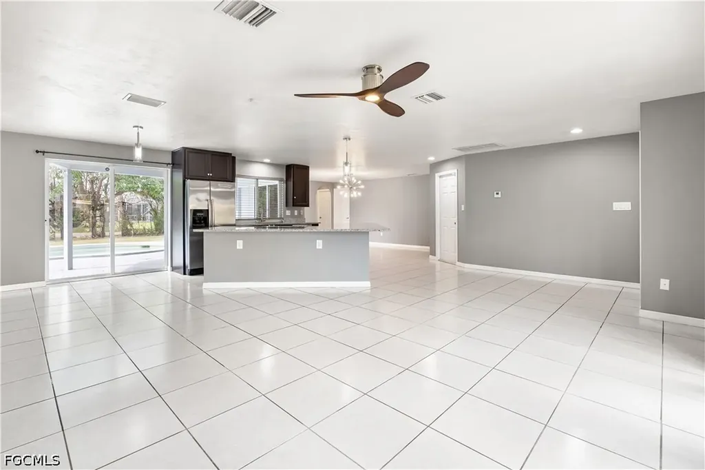 8707 Chatham Street Fort Myers FL 33907