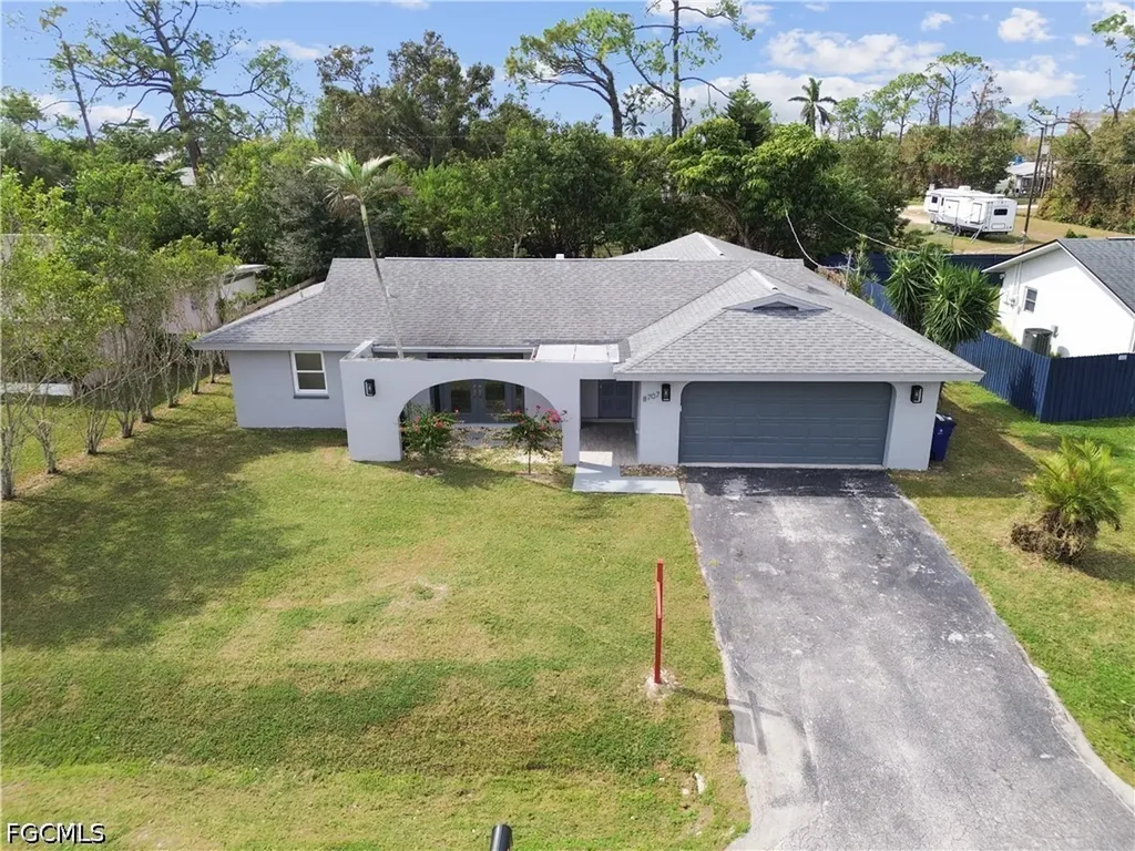 8707 Chatham Street Fort Myers FL 33907