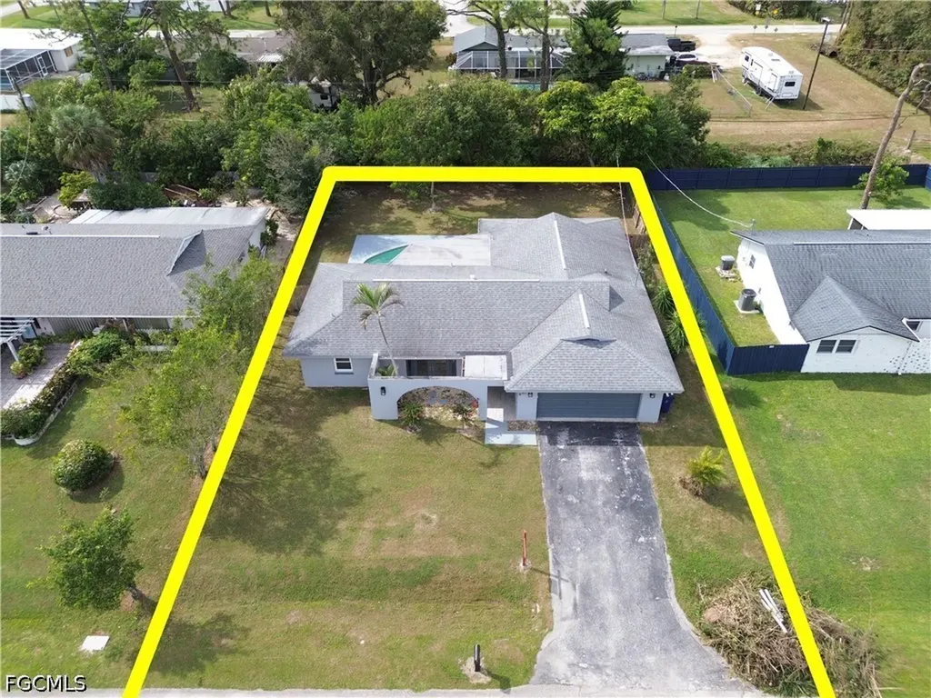8707 Chatham Street Fort Myers FL 33907