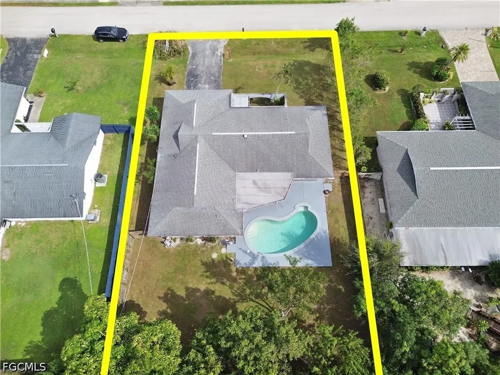 8707 Chatham Street Fort Myers FL 33907