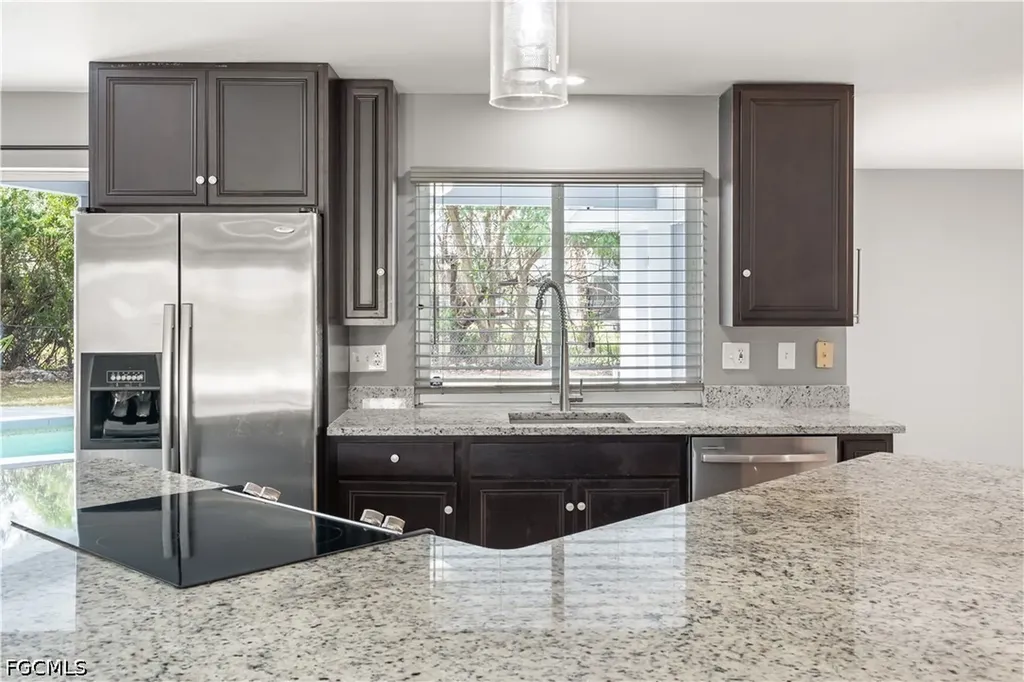 8707 Chatham Street Fort Myers FL 33907
