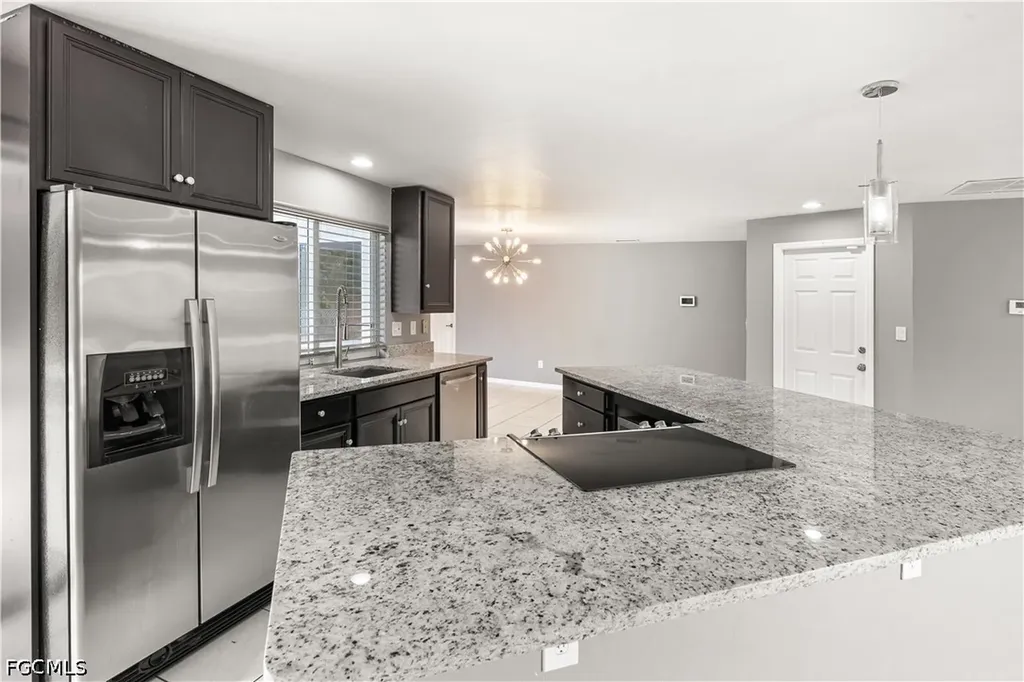 8707 Chatham Street Fort Myers FL 33907