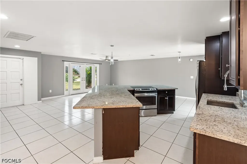 8707 Chatham Street Fort Myers FL 33907