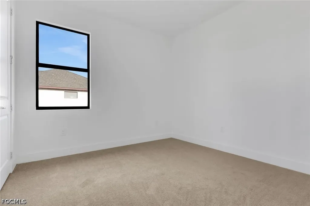 411 NE 7th Terrace Cape Coral FL 33909
