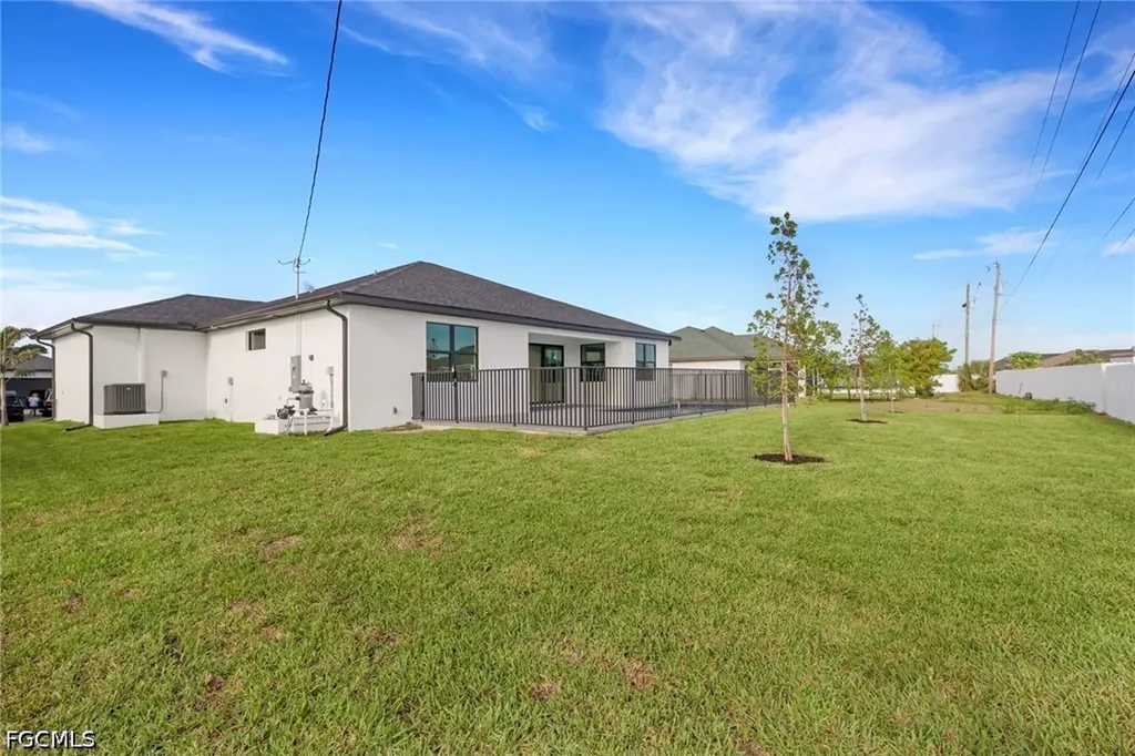 411 NE 7th Terrace Cape Coral FL 33909