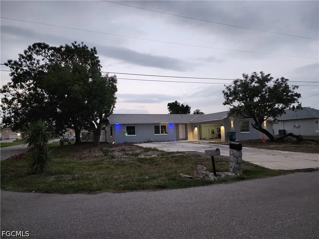 1403 SE 11th Street Cape Coral FL 33990