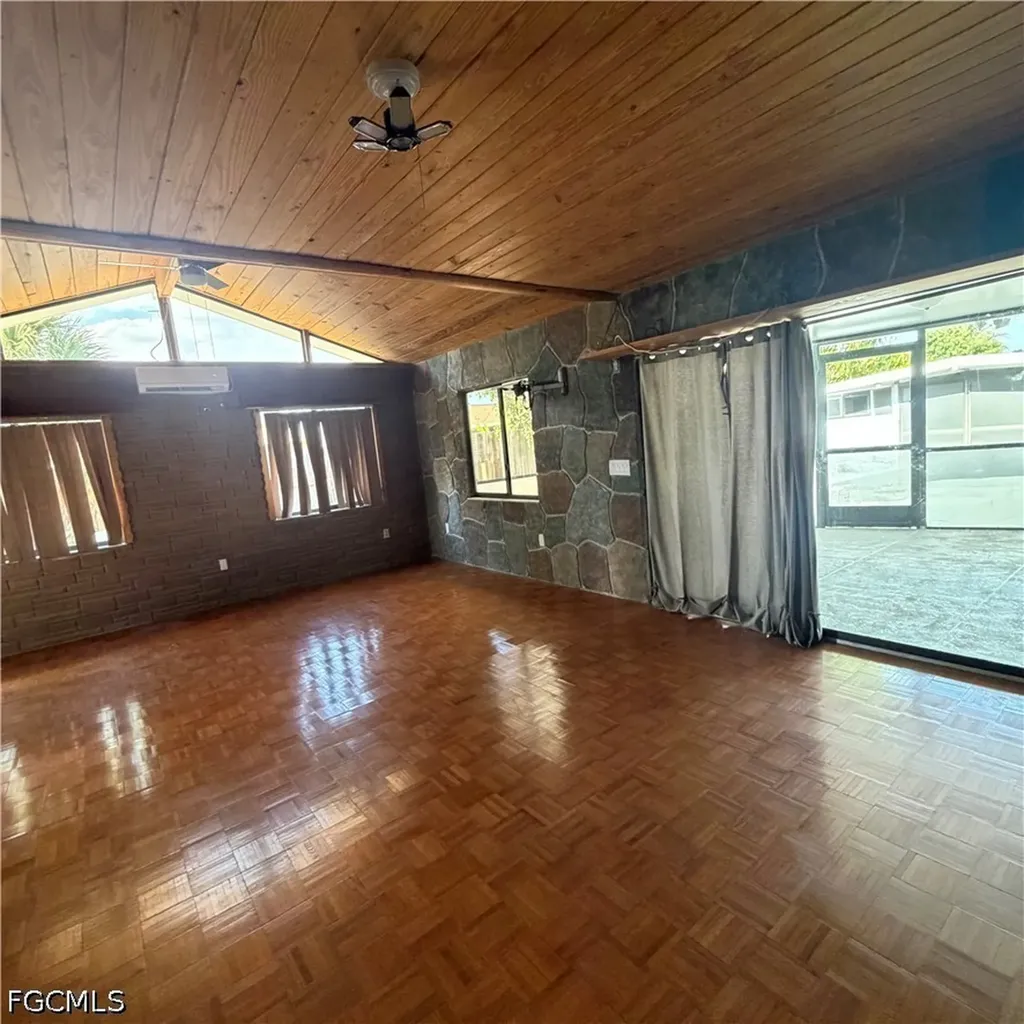 1403 SE 11th Street Cape Coral FL 33990