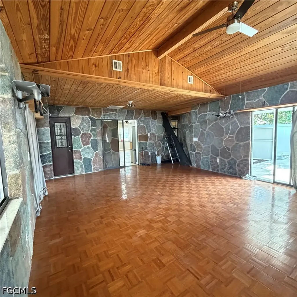 1403 SE 11th Street Cape Coral FL 33990
