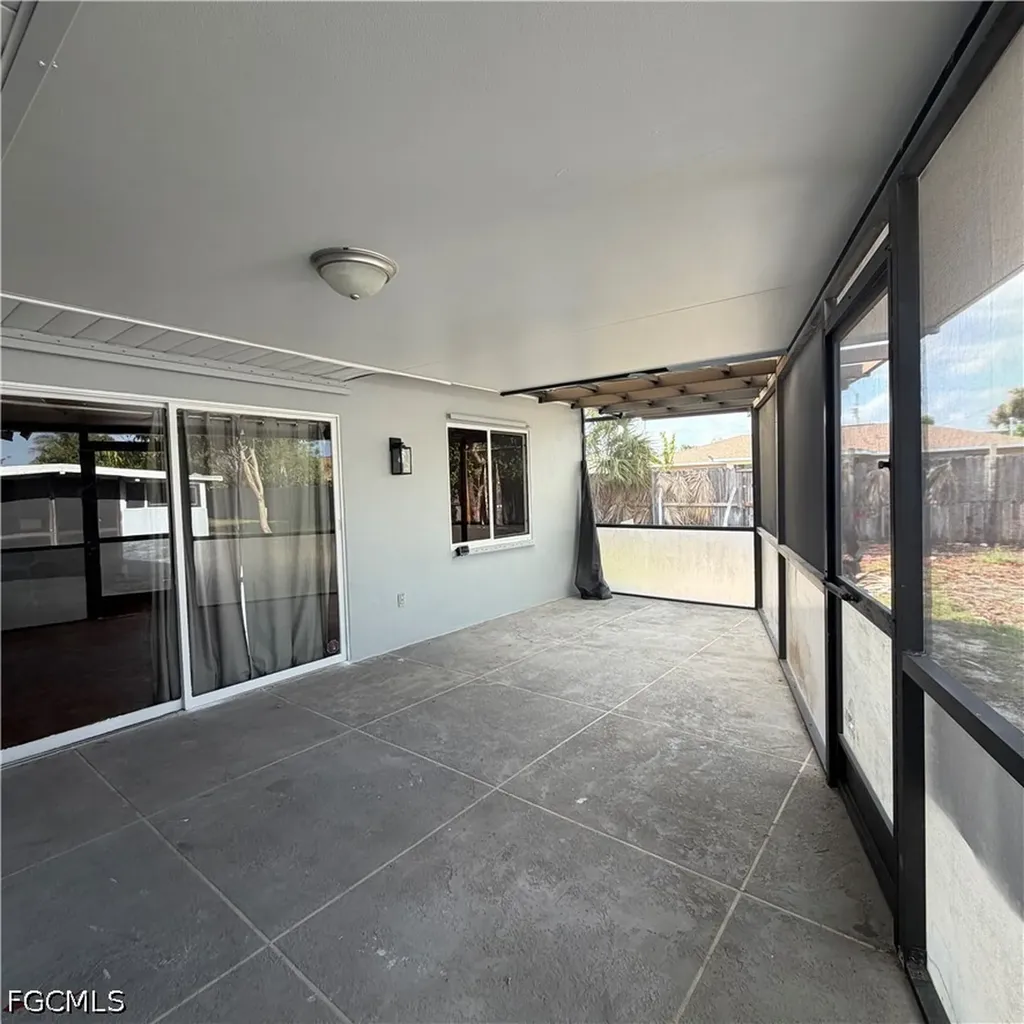 1403 SE 11th Street Cape Coral FL 33990