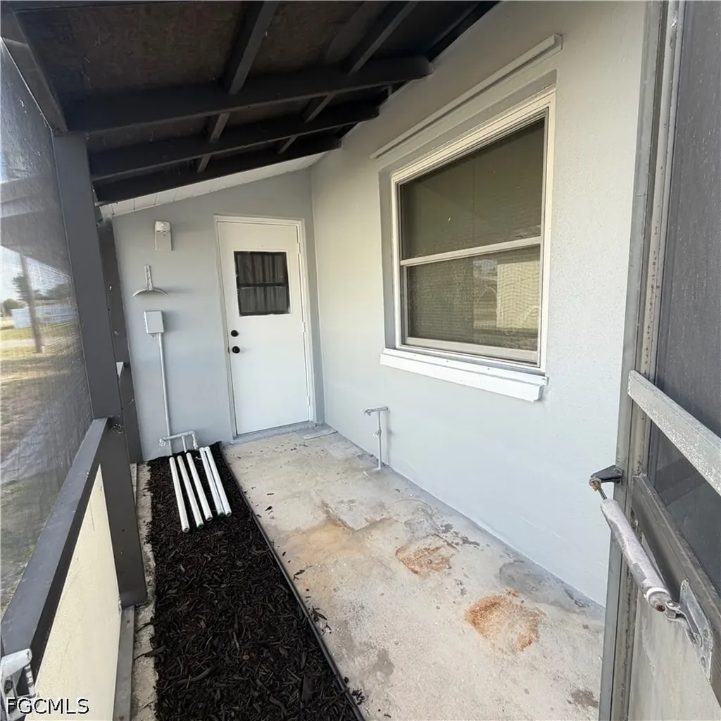 1403 SE 11th Street Cape Coral FL 33990