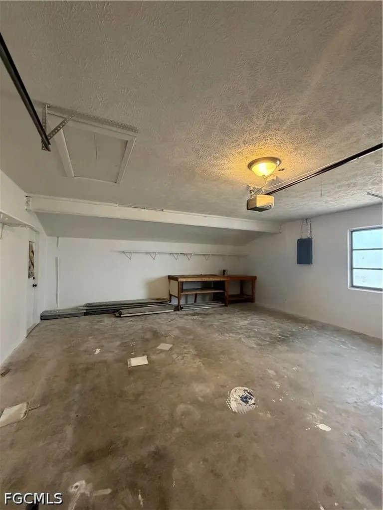 1403 SE 11th Street Cape Coral FL 33990