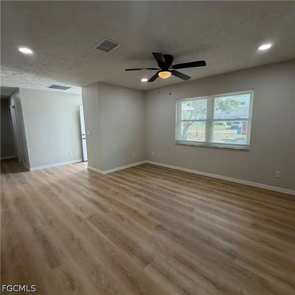 1403 SE 11th Street Cape Coral FL 33990