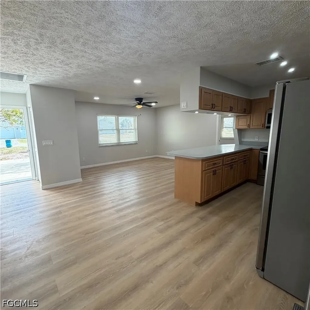 1403 SE 11th Street Cape Coral FL 33990