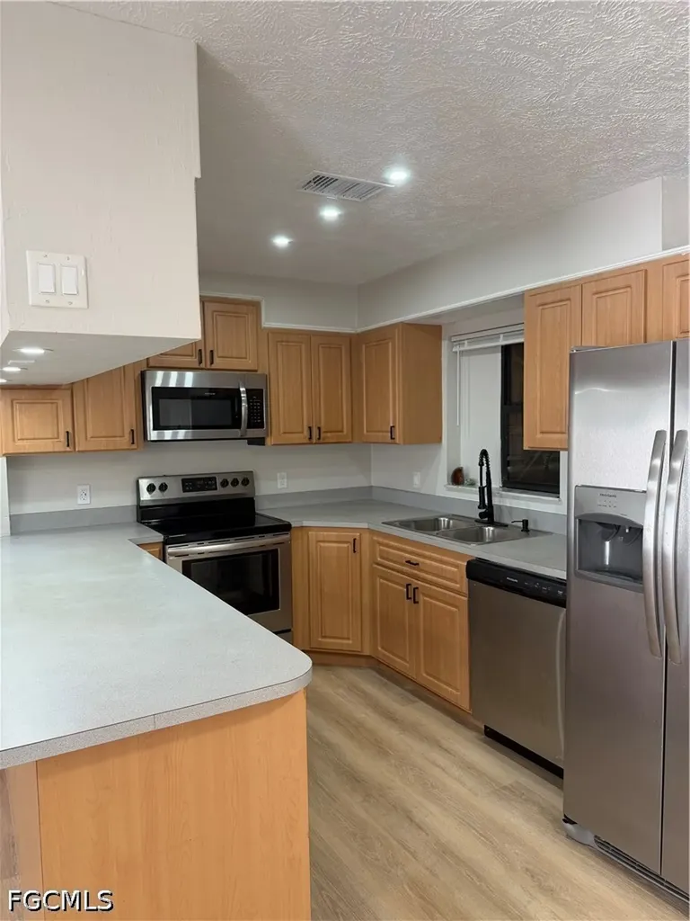 1403 SE 11th Street Cape Coral FL 33990