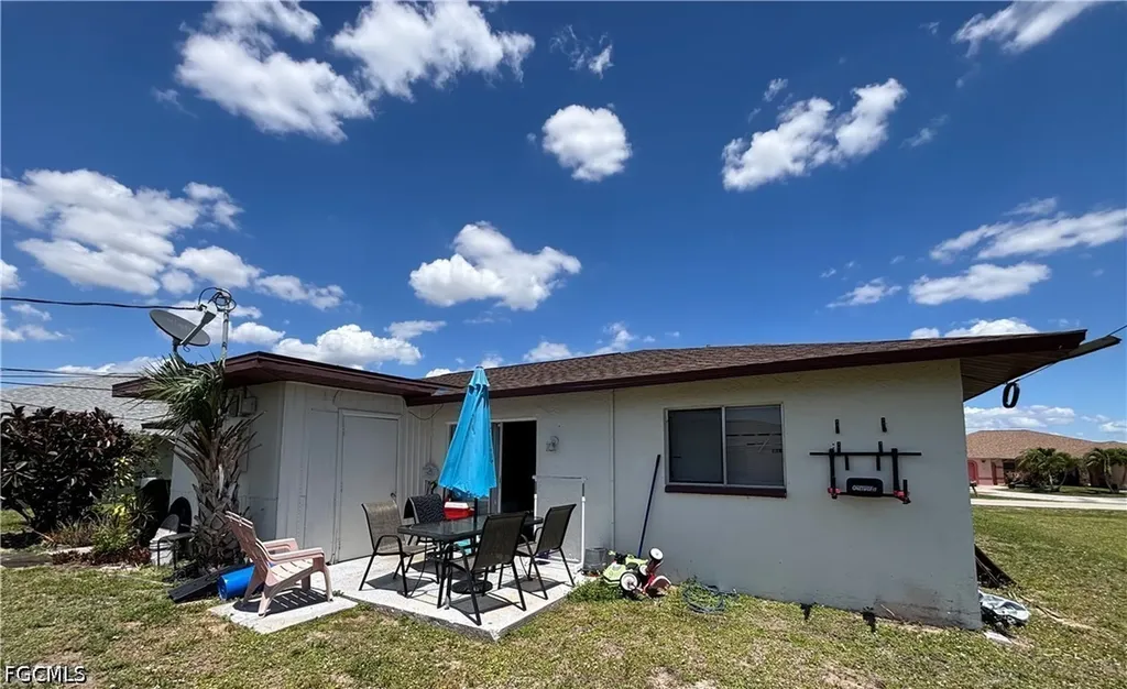 536 SE 6th Place Cape Coral FL 33990