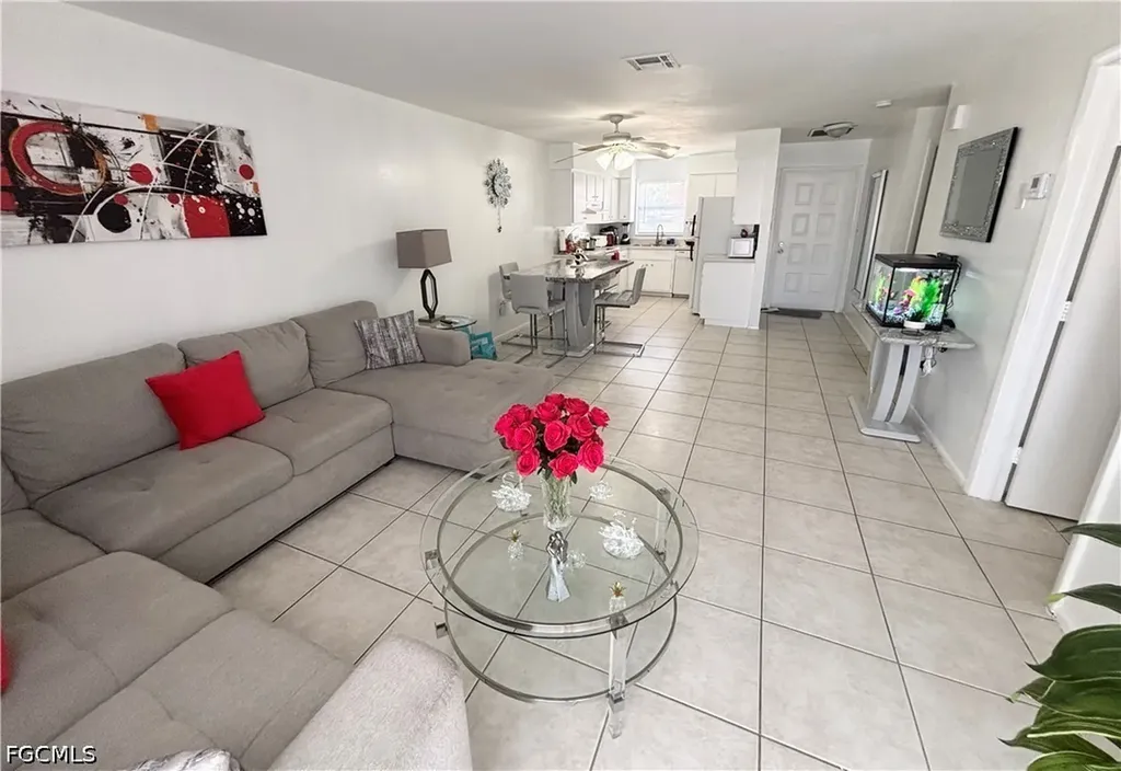 536 SE 6th Place Cape Coral FL 33990