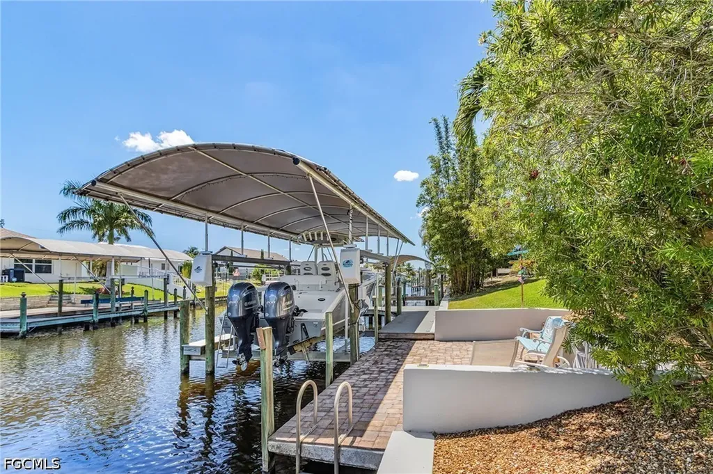 1406 SE 21st Terrace Cape Coral FL 33990