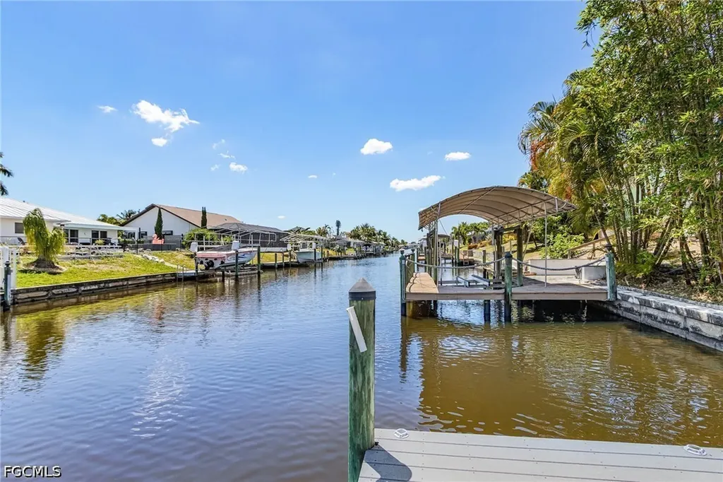 1406 SE 21st Terrace Cape Coral FL 33990