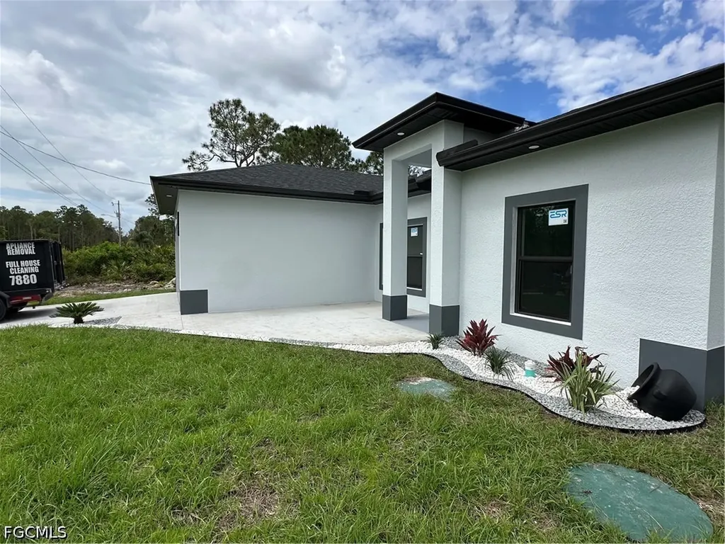 515 Hutton Street E Lehigh Acres FL 33974