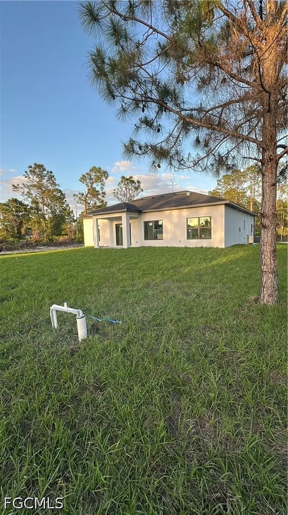 515 Hutton Street E Lehigh Acres FL 33974