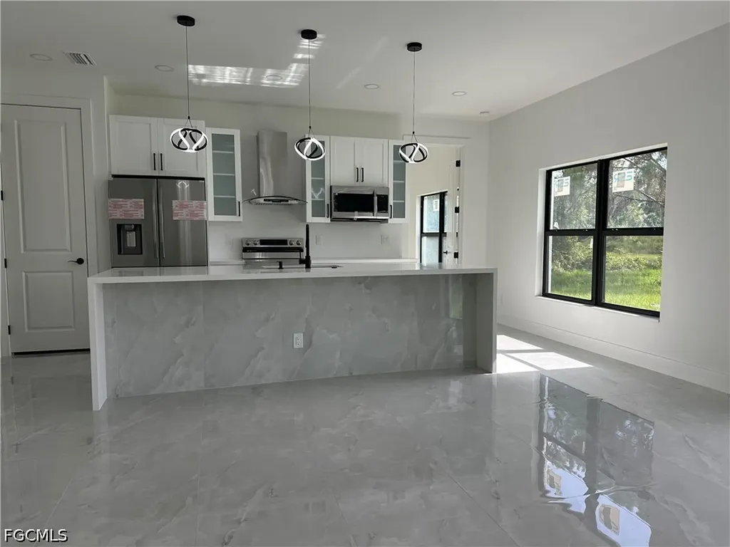 515 Hutton Street E Lehigh Acres FL 33974