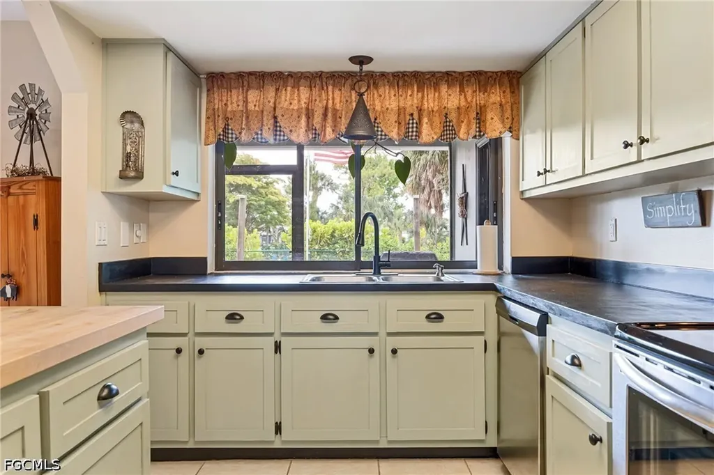 6419 Ben Hogan Circle North Fort Myers FL 33917