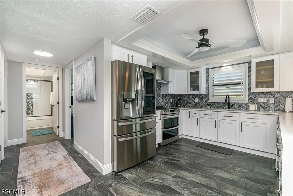 4001 SE 19th Place Cape Coral FL 33904