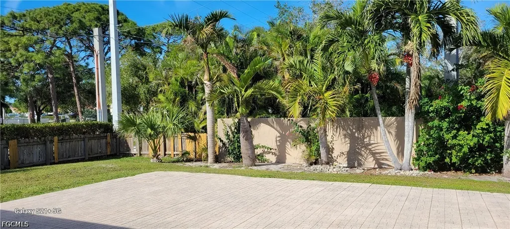 5200 West Boulevard Naples FL 34103