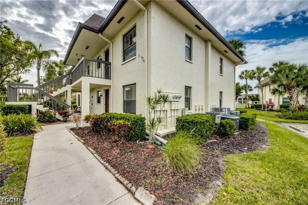 9261 Central Park Drive Fort Myers FL 33919